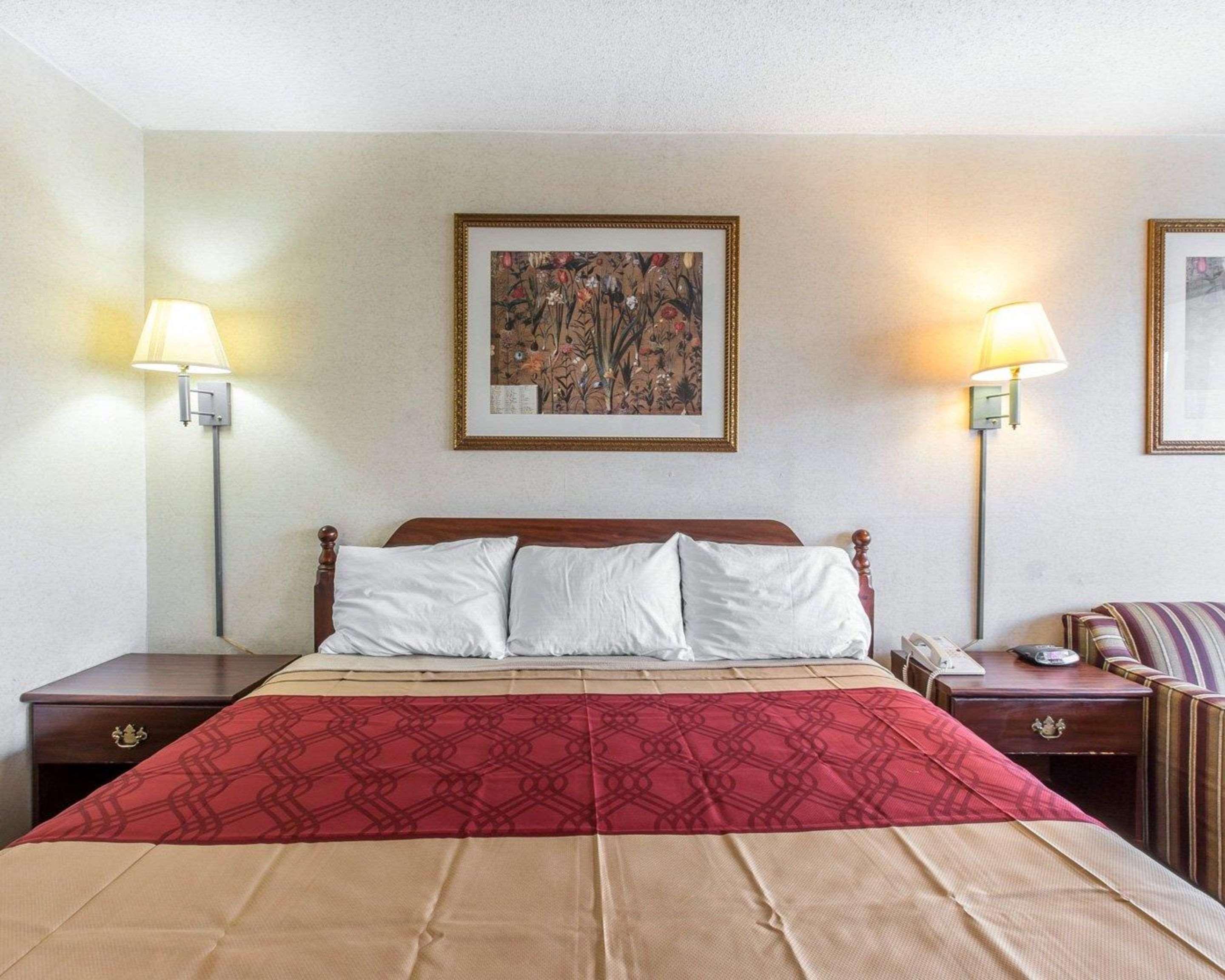 Econo Lodge Calhoun Buitenkant foto