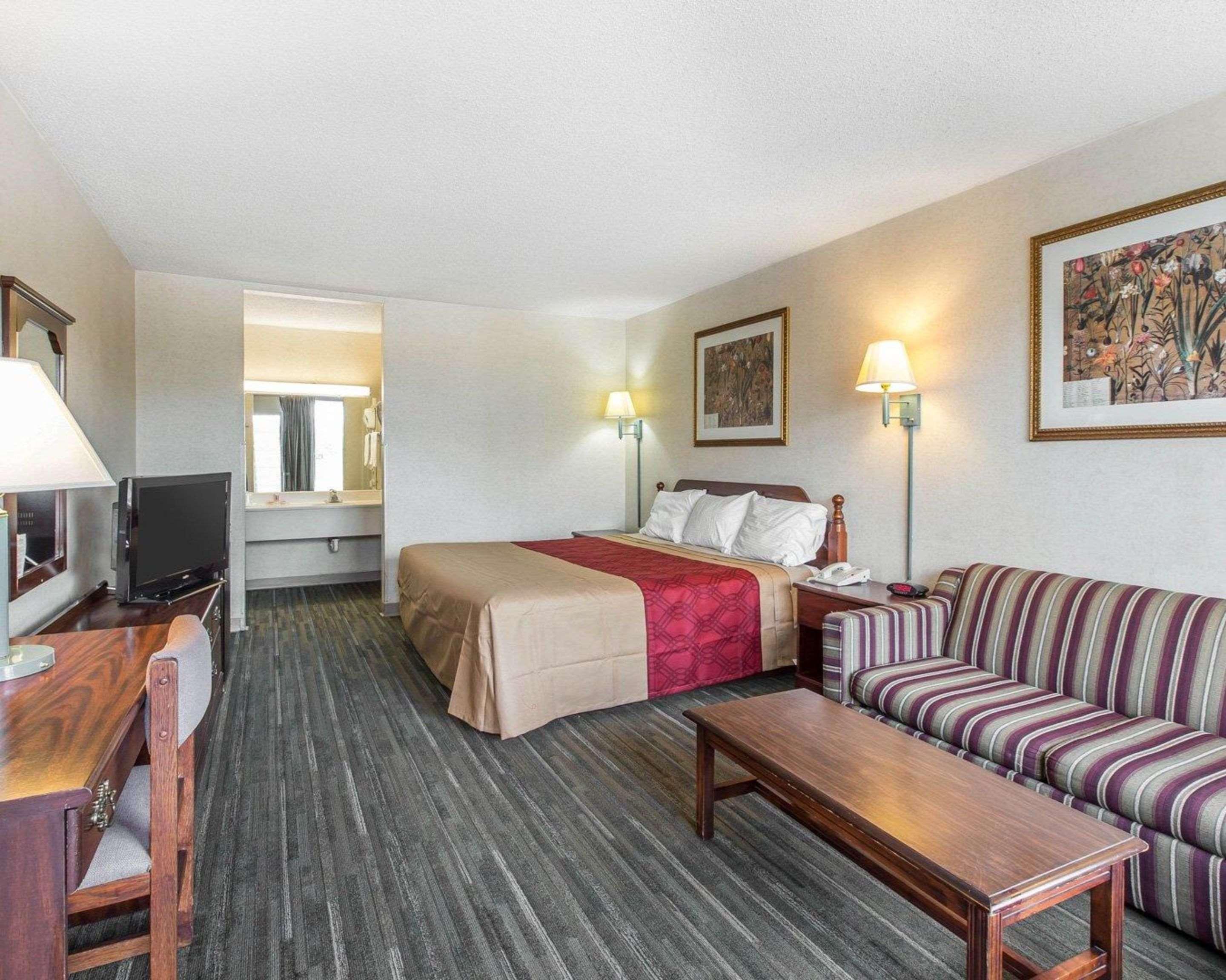 Econo Lodge Calhoun Buitenkant foto