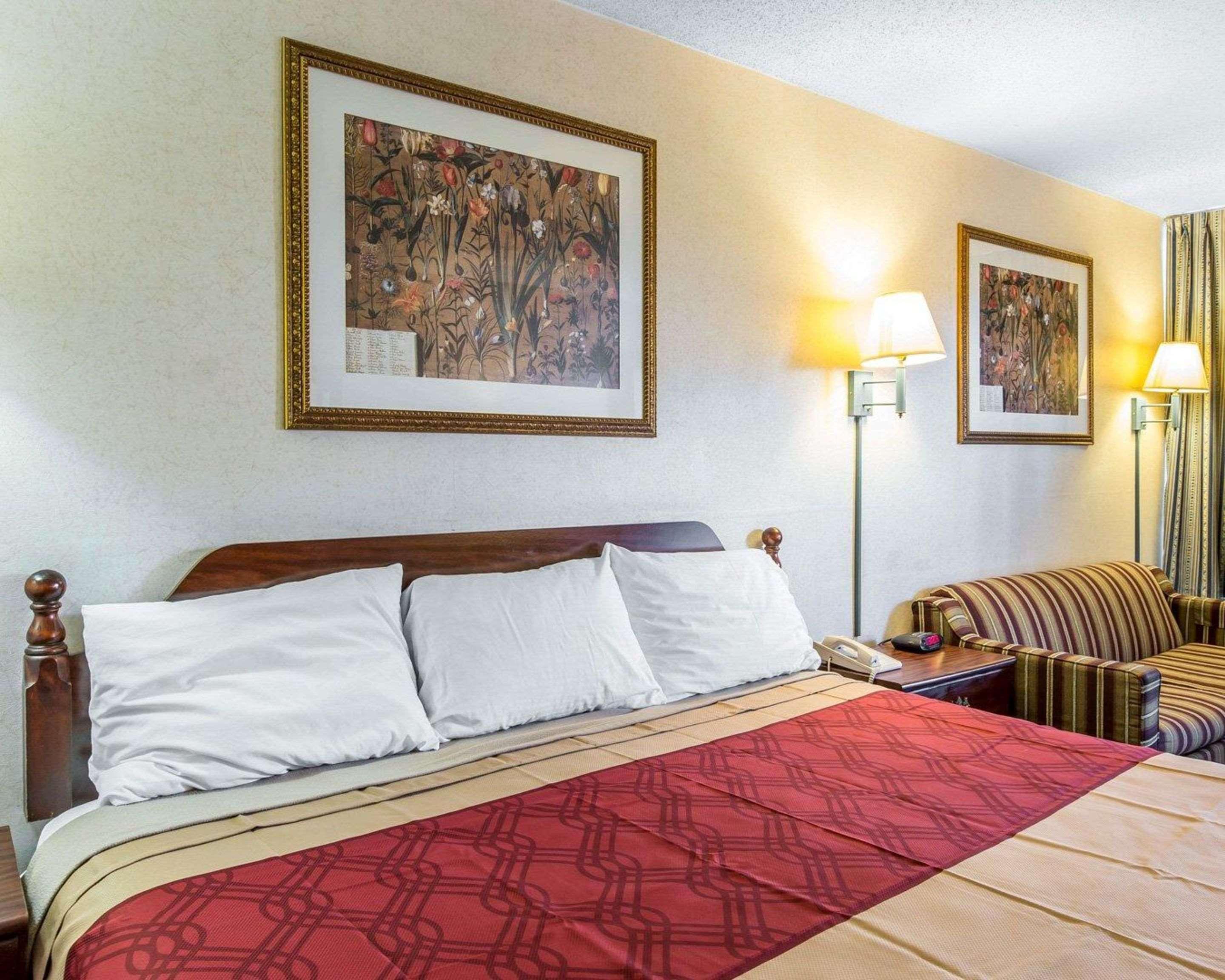 Econo Lodge Calhoun Buitenkant foto