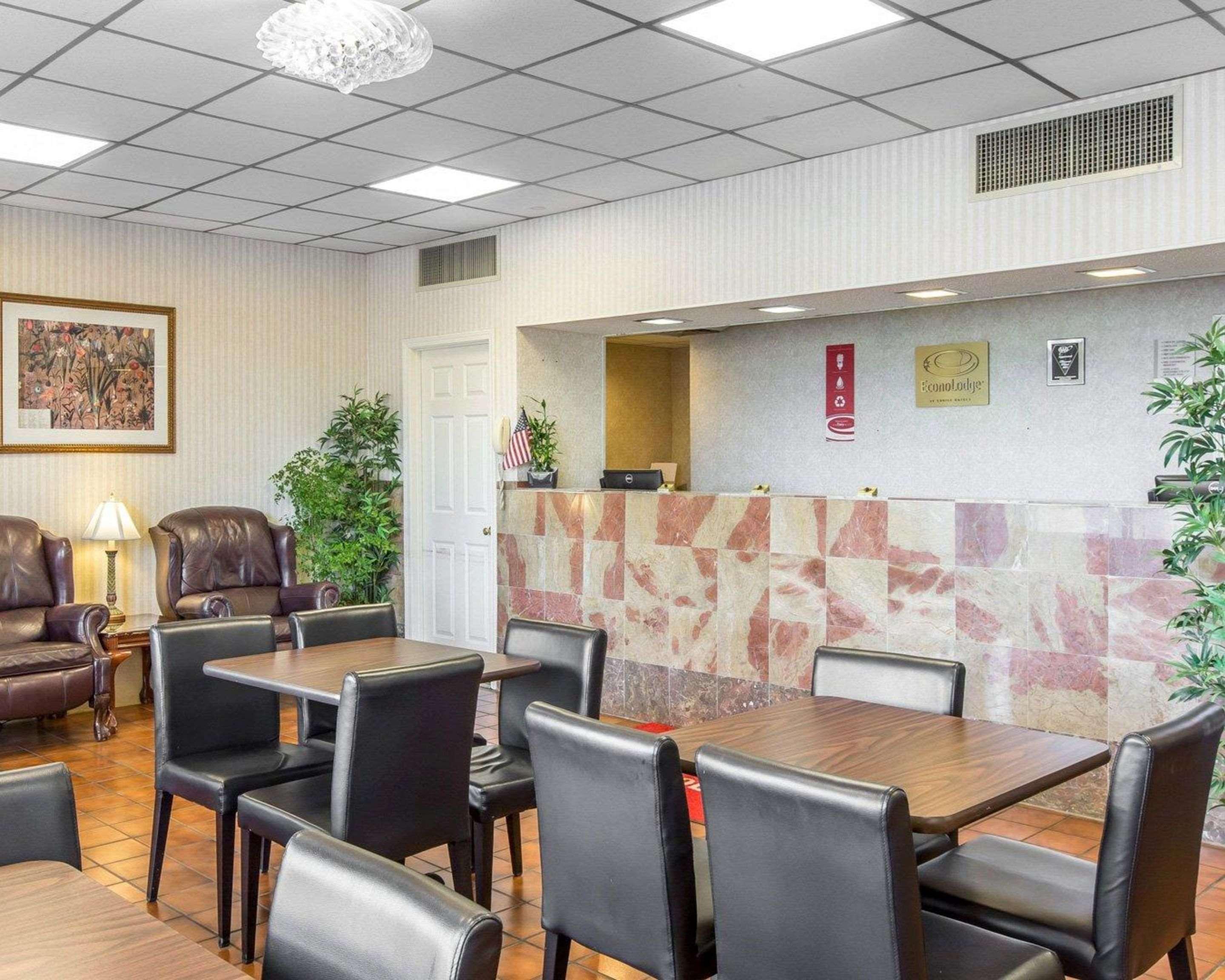 Econo Lodge Calhoun Buitenkant foto