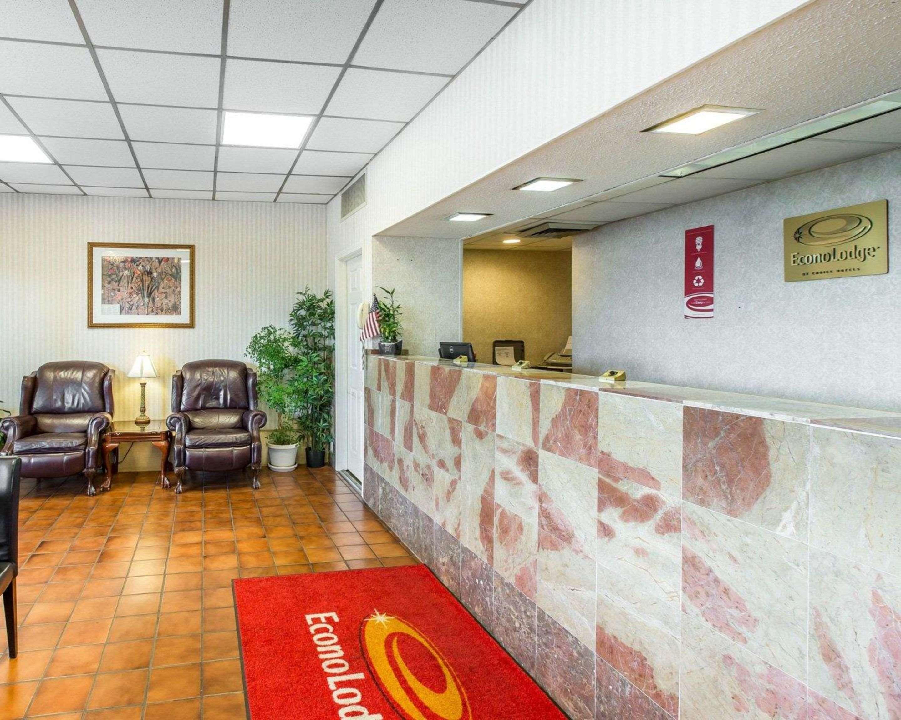 Econo Lodge Calhoun Buitenkant foto