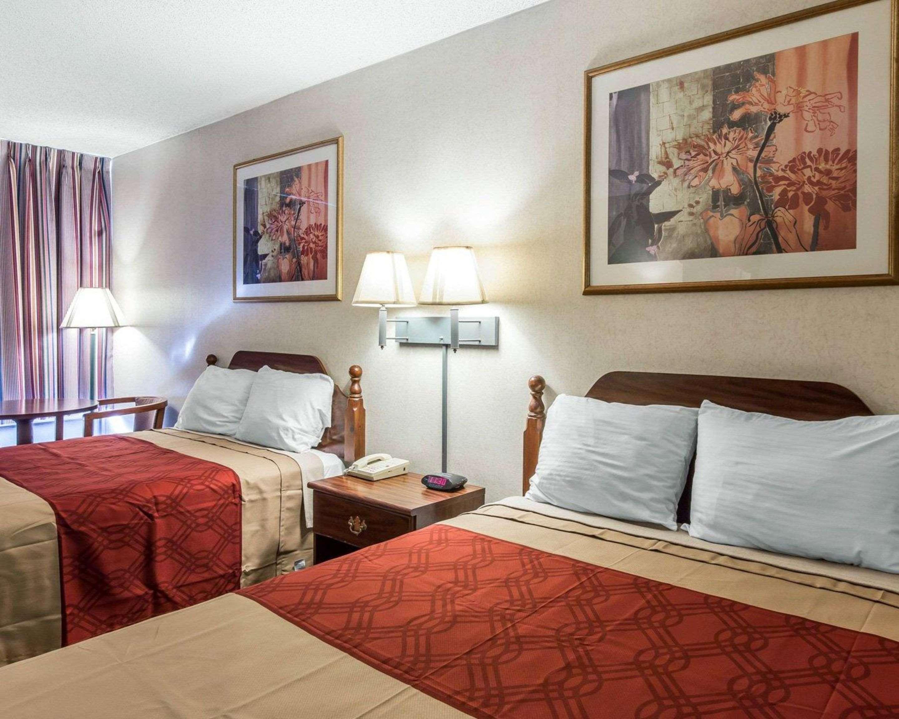 Econo Lodge Calhoun Buitenkant foto