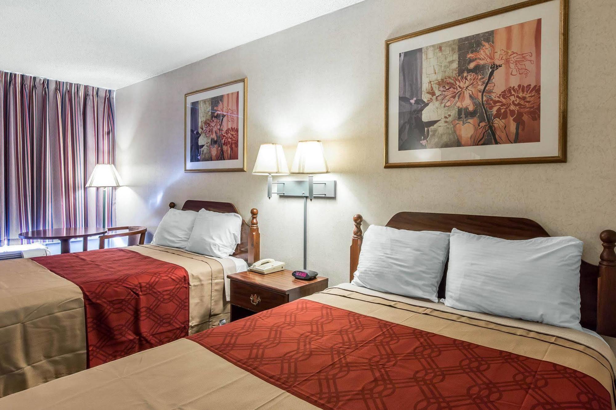 Econo Lodge Calhoun Buitenkant foto