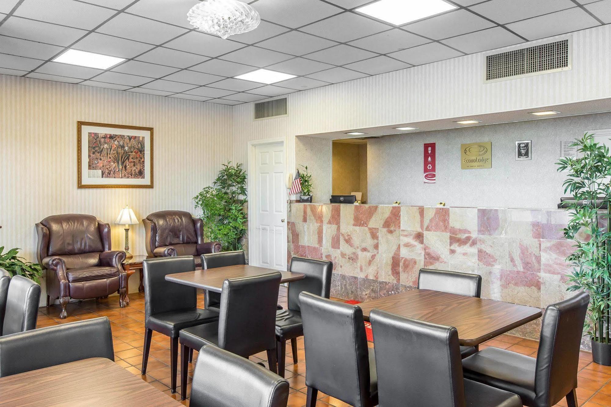 Econo Lodge Calhoun Buitenkant foto