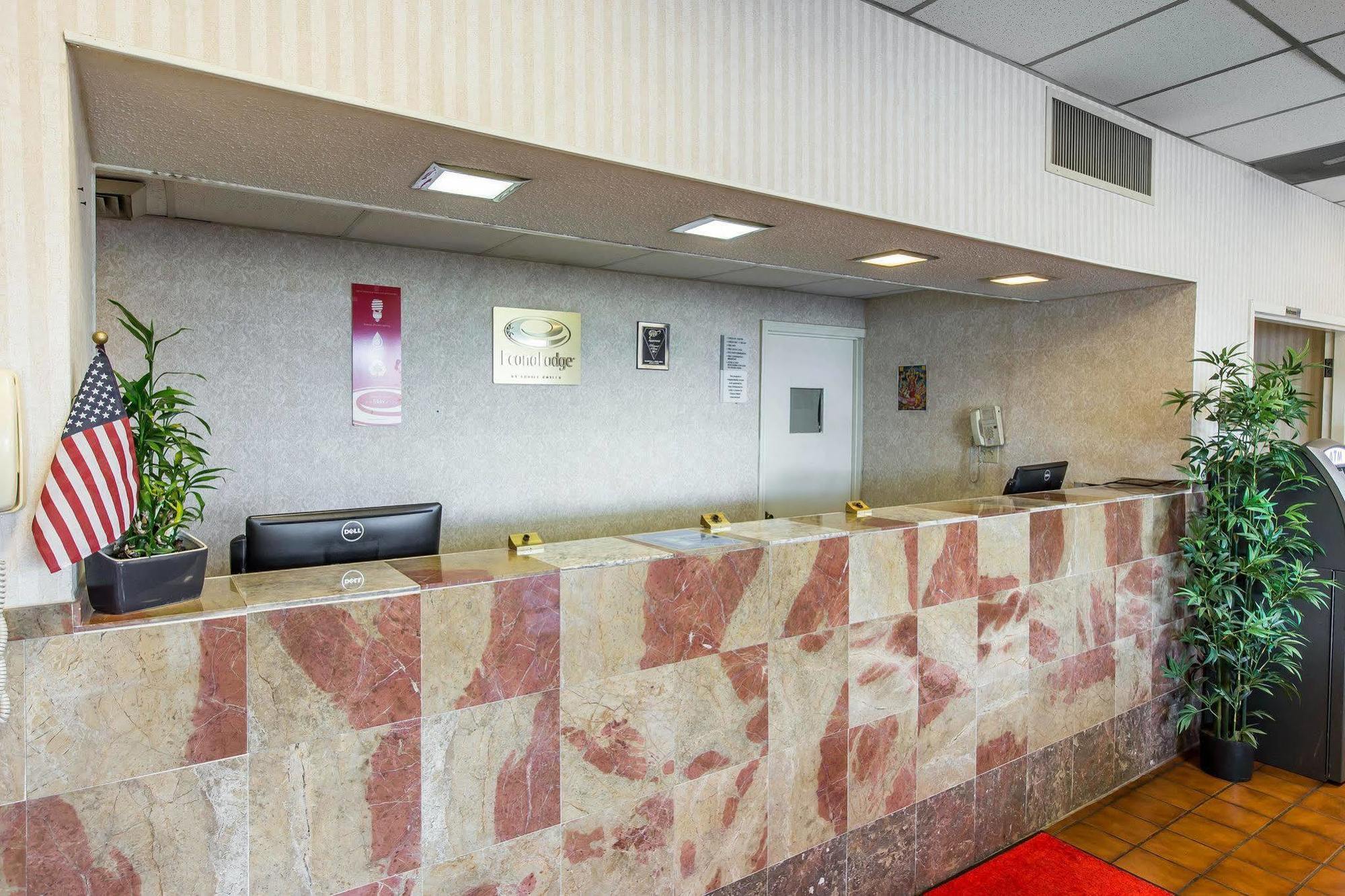 Econo Lodge Calhoun Buitenkant foto