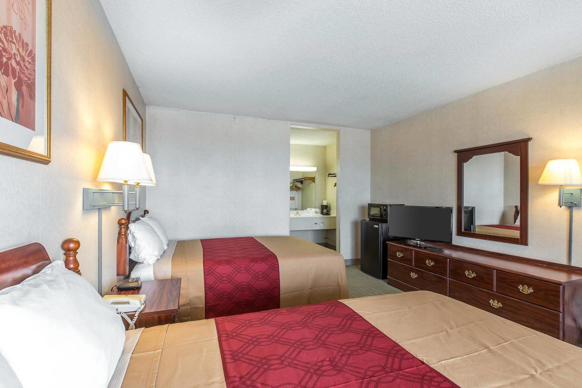 Econo Lodge Calhoun Buitenkant foto